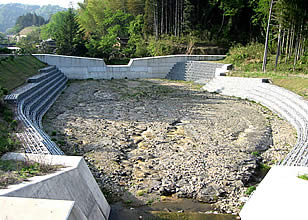 河川鋼製護岸枠 土木鉄構商品 防災商品 日鉄建材株式会社